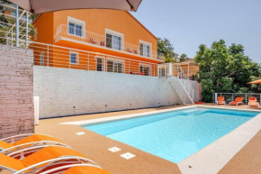 Orange Villa on the Cote d'Azur 6BR 11pax AC Private Heated Pool BBQ Mountain View